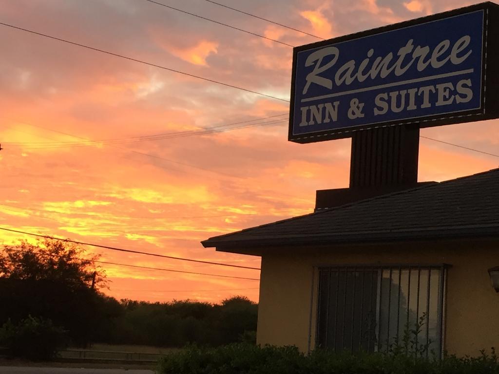 Raintree Inn And Suites San Antonio Exterior photo